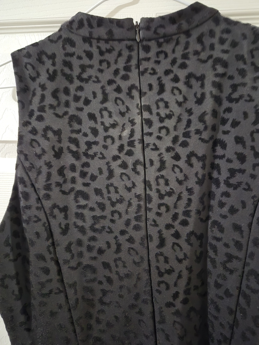 Versona Black Sleeveless Keyhole A-Line Dress - Picture 16 of 16